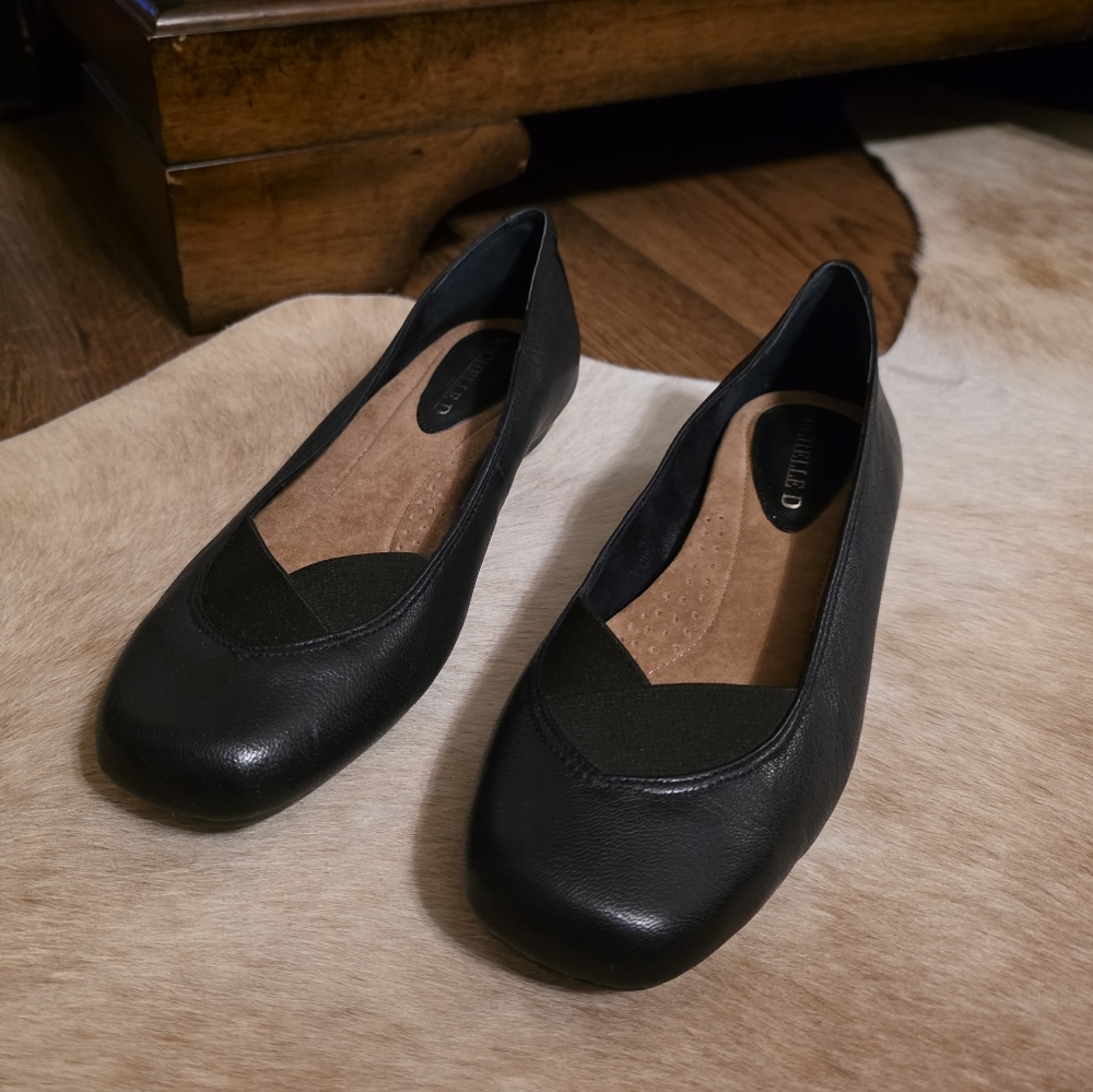 Michelle D Size 8.5 M Navy/Black Ballet Flats